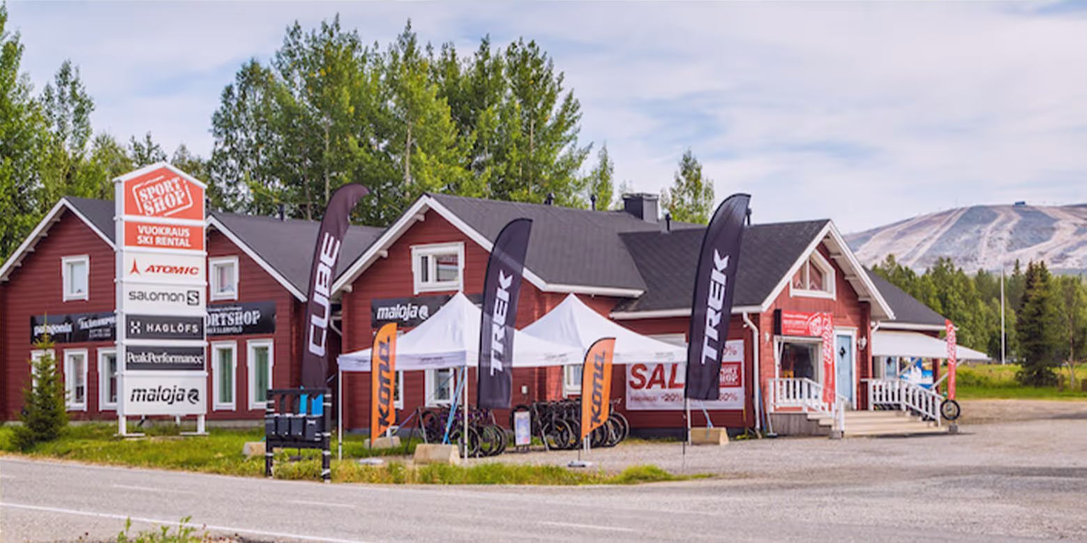 Äkäslompolo Sportshop is an independent sports retailer, located in the village of Äkäslompolo.